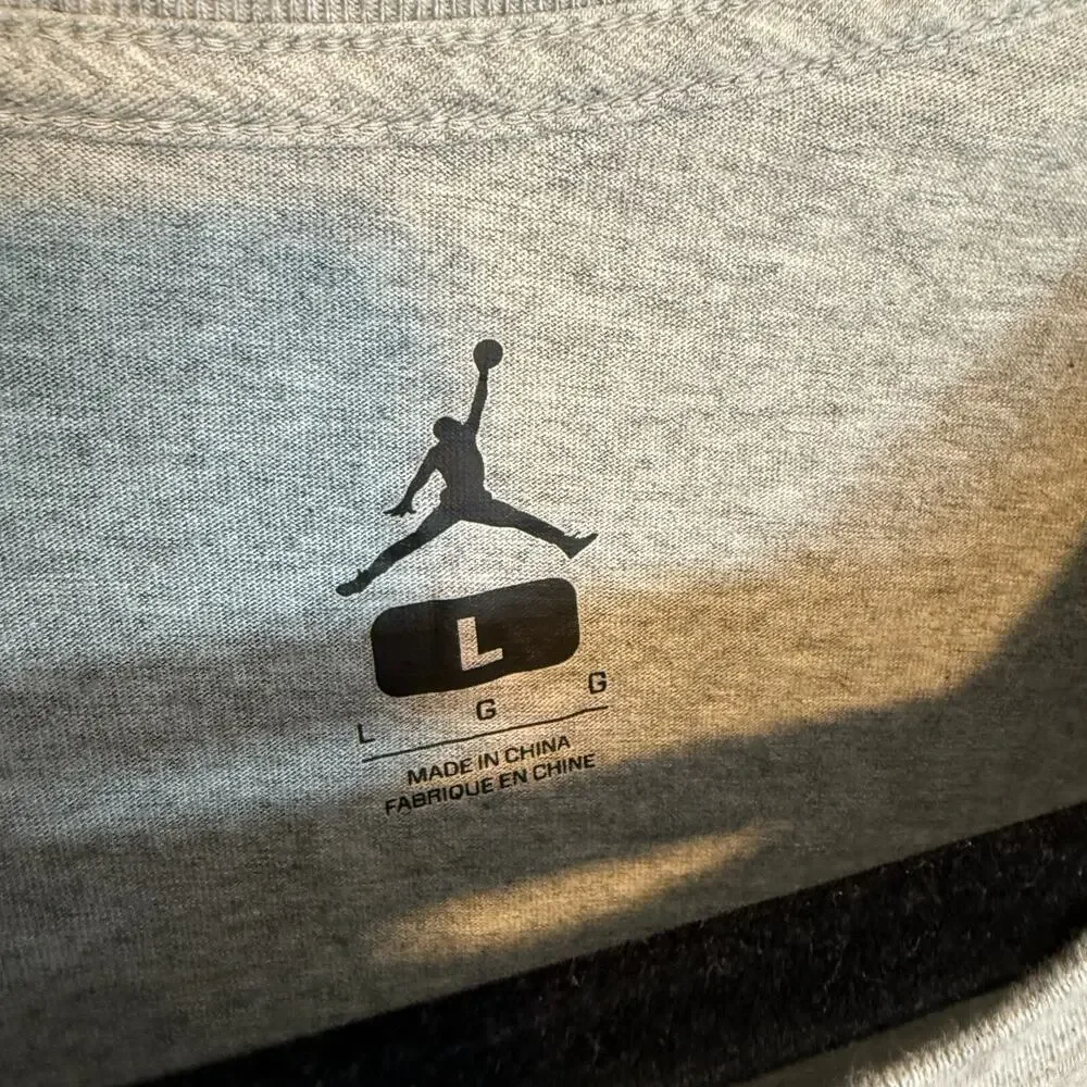Jordan Shirt Mens‎ Large Gray Crewneck Tshirt Comfort Logo Casual